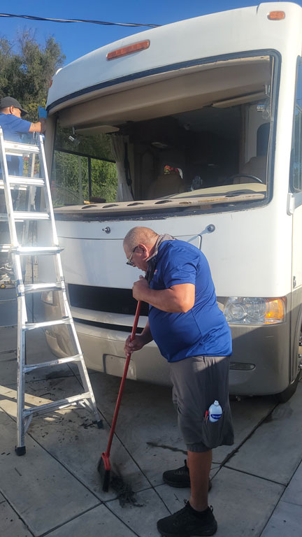 2010 Thor Hurricane windshield replacement