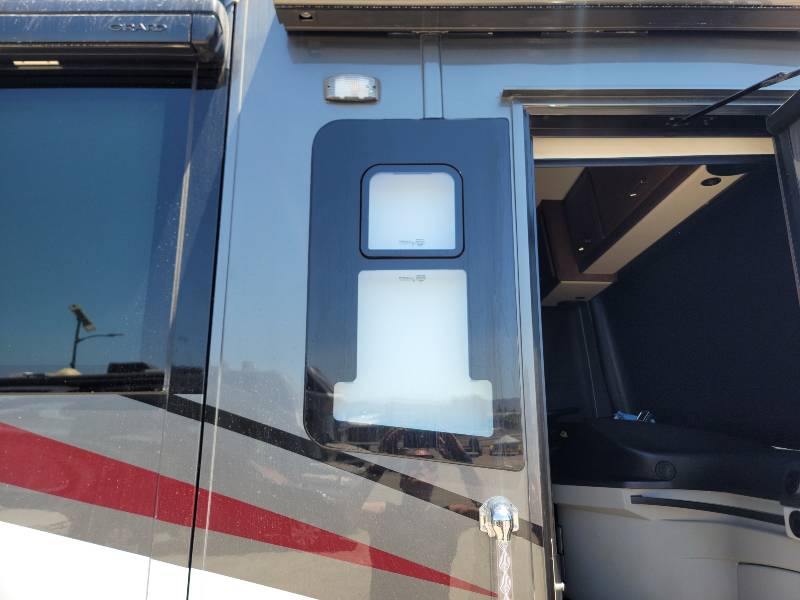 Newmar Newaire Windshield Replacement - New View Auto Glass